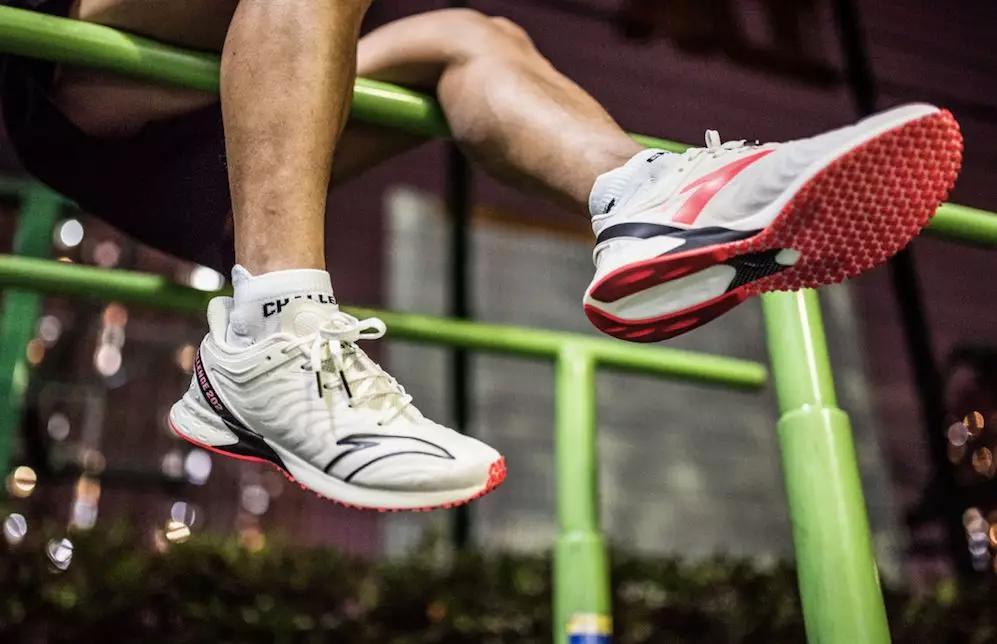 亚瑟士碳板跑鞋metaspeedsky,up302.0elite碳板跑鞋