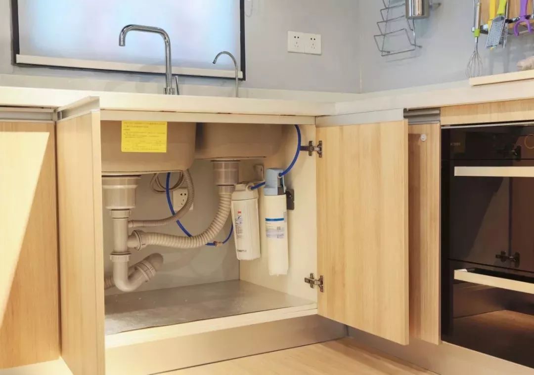 厨房水槽下怎么防臭防潮,厨房水槽下水防臭怎样清理