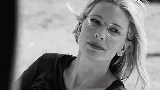 朋友圈自拍照不露脸的心理,朋友圈发自拍照的心理