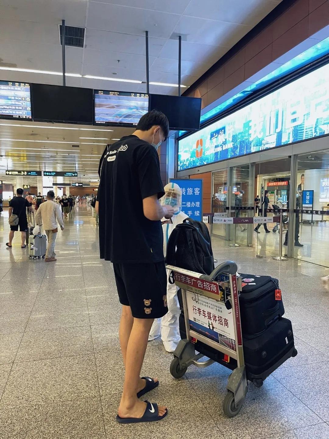 周琦打脸视频集锦,周琦上场穿nike鞋了吗