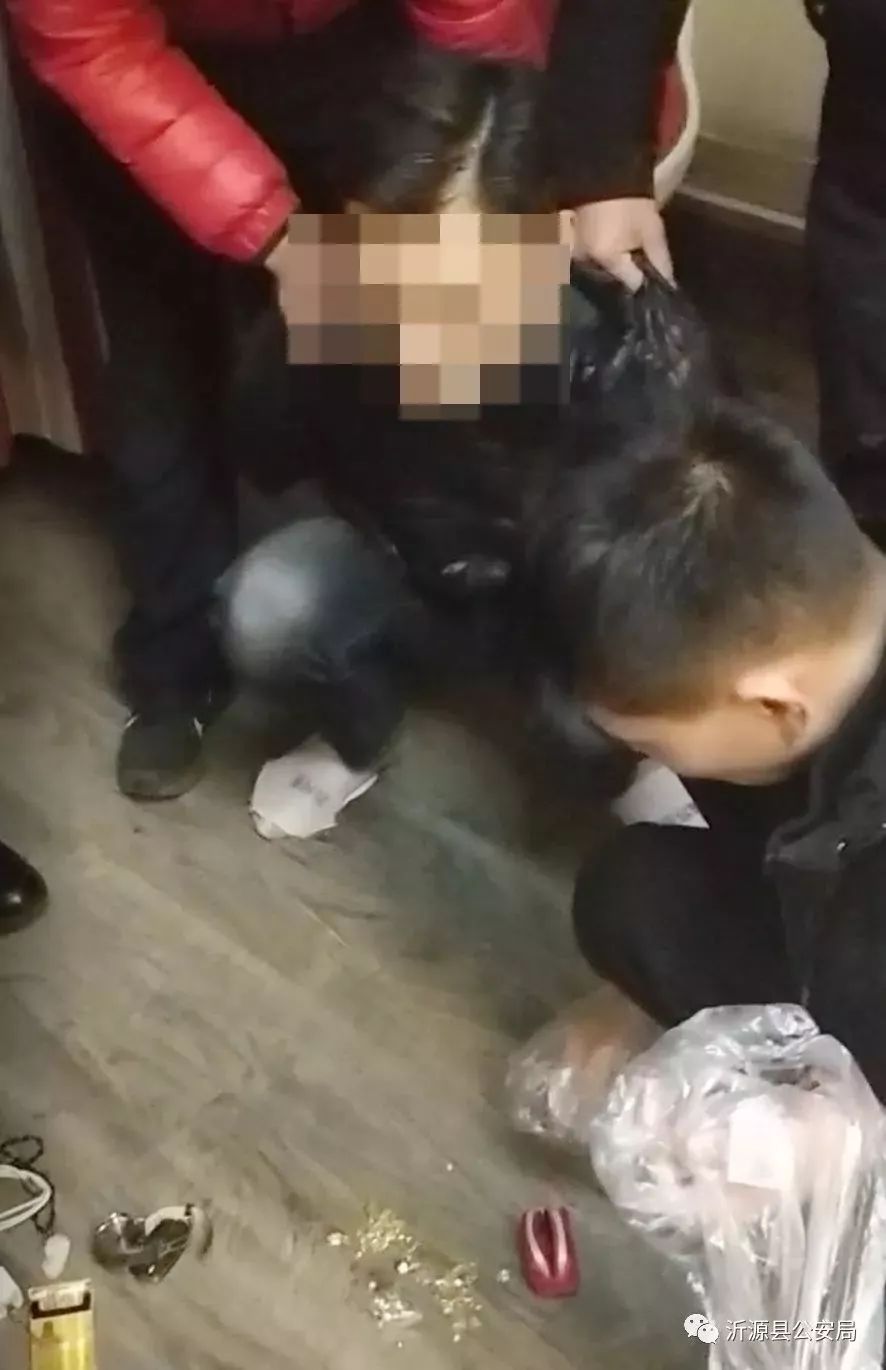 门锁有安全漏洞小偷轻易入室盗窃,防入室盗窃的锁