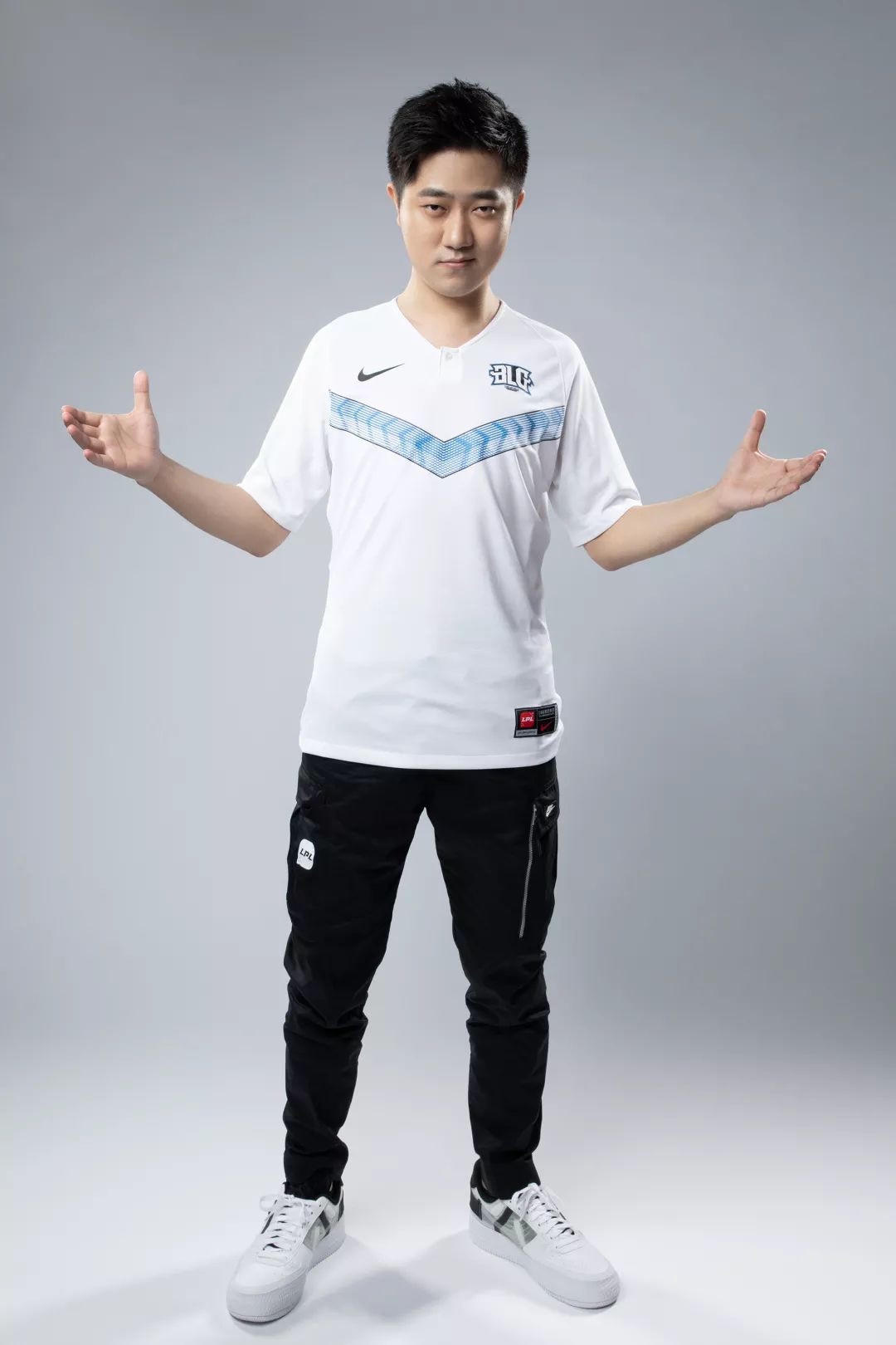 nikelpl队服,英雄联盟lpl与nike