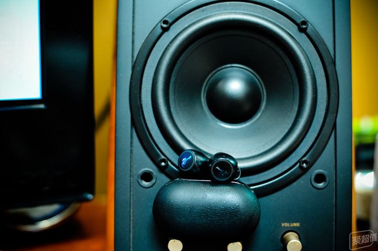 惠威aw-76真无线蓝牙耳机评测,惠威蓝牙耳机aw-73使用评测