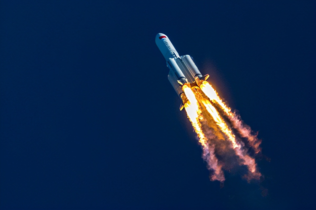 如此收尾！美国“洗衣粉”将军染新冠死亡，有脸去见伊拉克冤魂吗