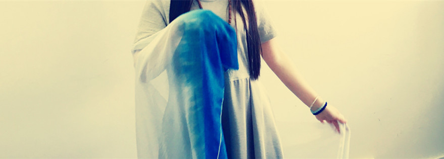 能一手戴一只银镯吗,戴一个银镯子太单调