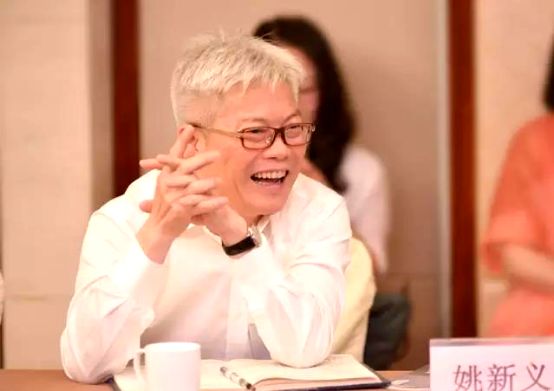 “变脸”有迹可循：深陷450亿债务危机，商业堡垒变成囚禁的牢笼