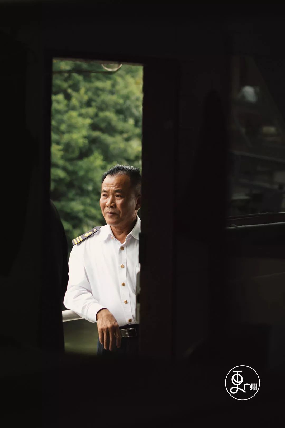 再见了，陪伴广州人三十年的“巨无霸”渡轮