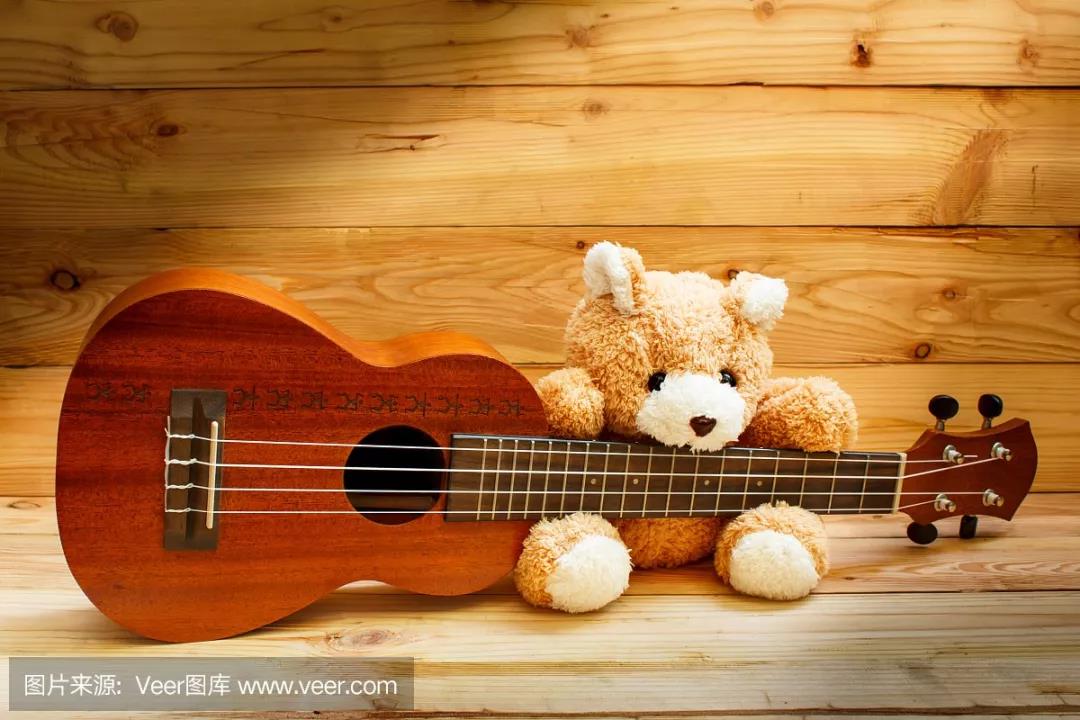 尤克里里和吉他谁比较容易学,葫芦丝和尤克里里哪个更好学