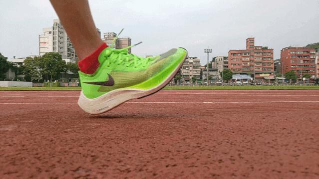 跑鞋避震和支撑推荐,跑鞋缓冲和避震的区别图片