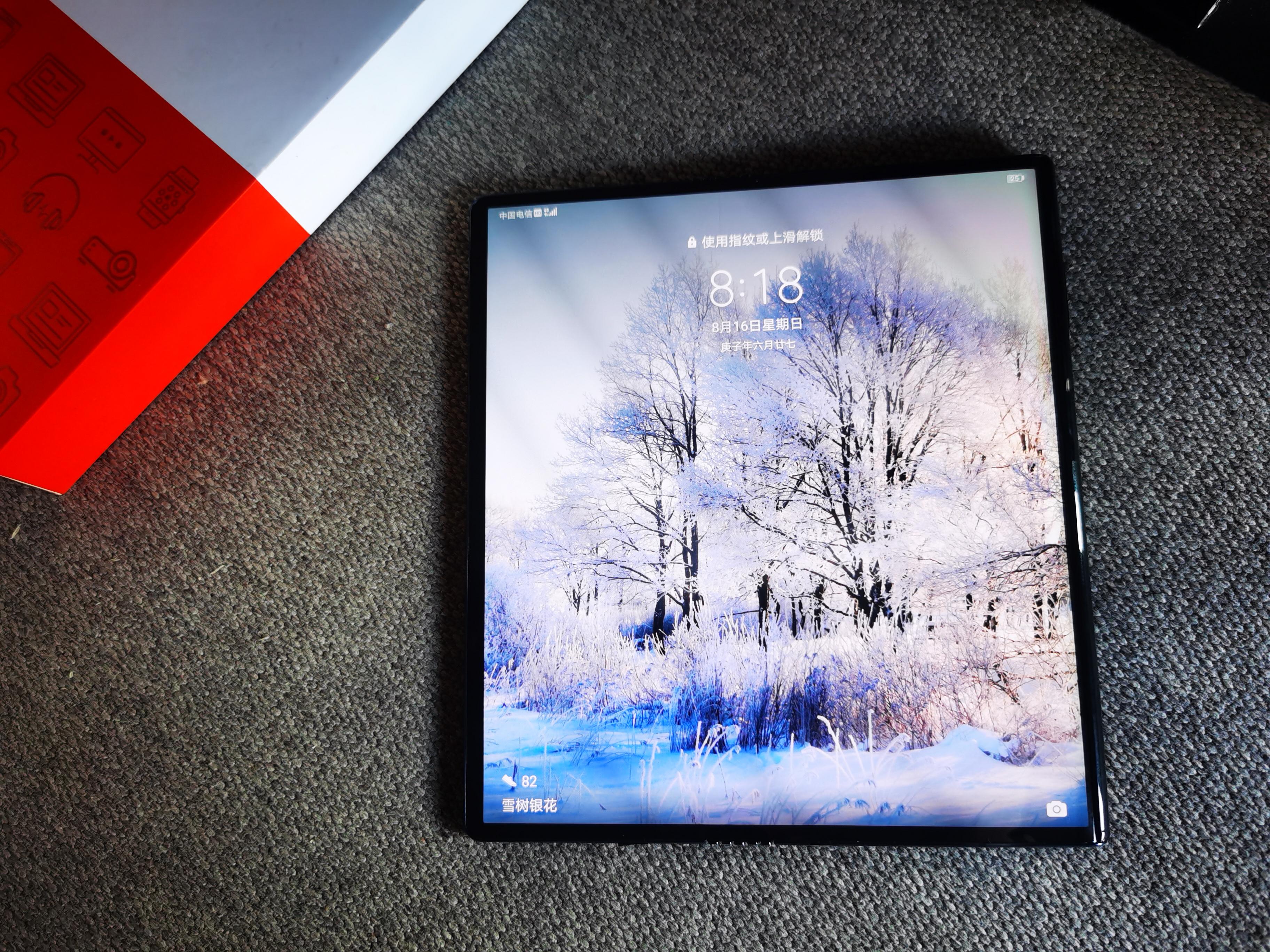 华为MateXs评测：昂贵的折叠手机｜带有灵活屏幕“后背”