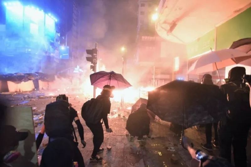 今天香港的这六组数据,令人不甚唏嘘