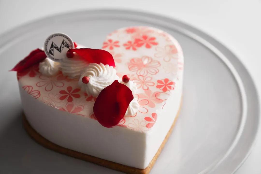 六种不同口味母亲节蛋糕,哈尔滨母亲节蛋糕款式最新图片