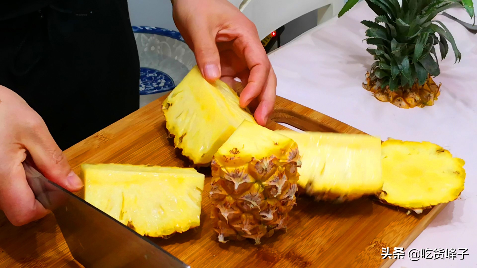 菠萝怎么削简单又方便,菠萝怎么削皮最简单又快