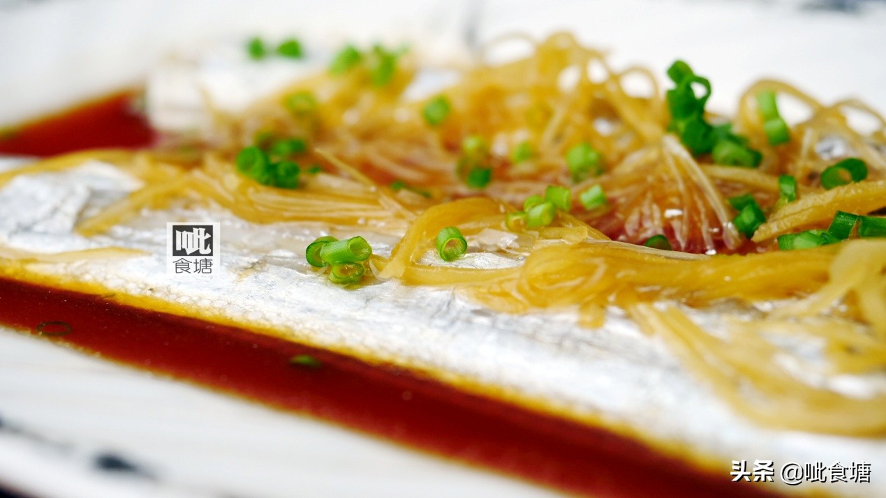 新鲜的带鱼清蒸后是什么口感,新鲜带鱼烧糖醋好吃吗