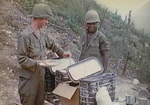 志愿军缴获美*用军**品，鸡蛋粉当硫磺一脚踹翻，有些多年后才弄懂