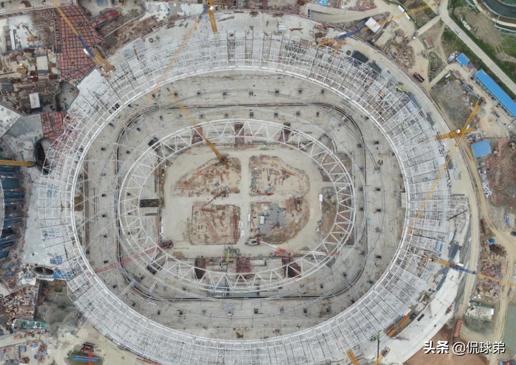 成都建6万人专业足球场！开始内部装修？球迷：南看台到底修不？