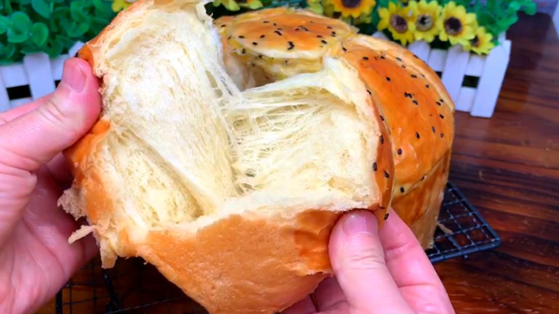 无烤箱无打蛋器无电饭煲自制蛋糕,简单的电饭锅做面包不用烤箱