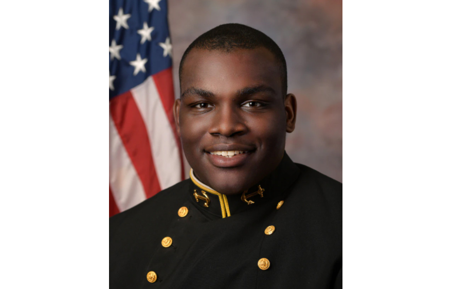 美国海军军校学员休假期间去世，他身穿的步兵狐步礼服，你了解吗