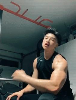 外国小哥锻炼身材变化,国外健身小哥哥身材