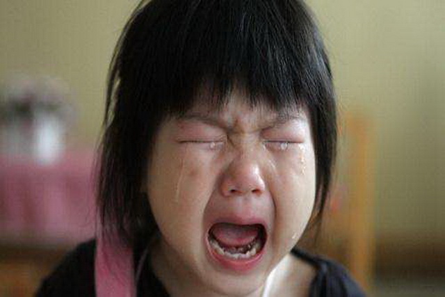 三岁宝宝有时会莫名其妙的哭泣,三岁宝宝性格急躁爱哭怎么办
