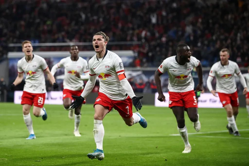 半程夺冠,欧冠三连冠和赛季6冠王