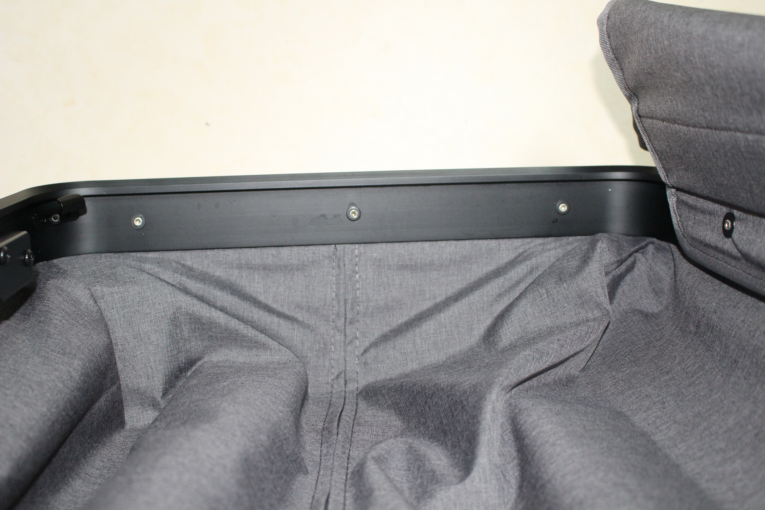 晒个锤子？LEVEL8旅行箱——男士商旅必备