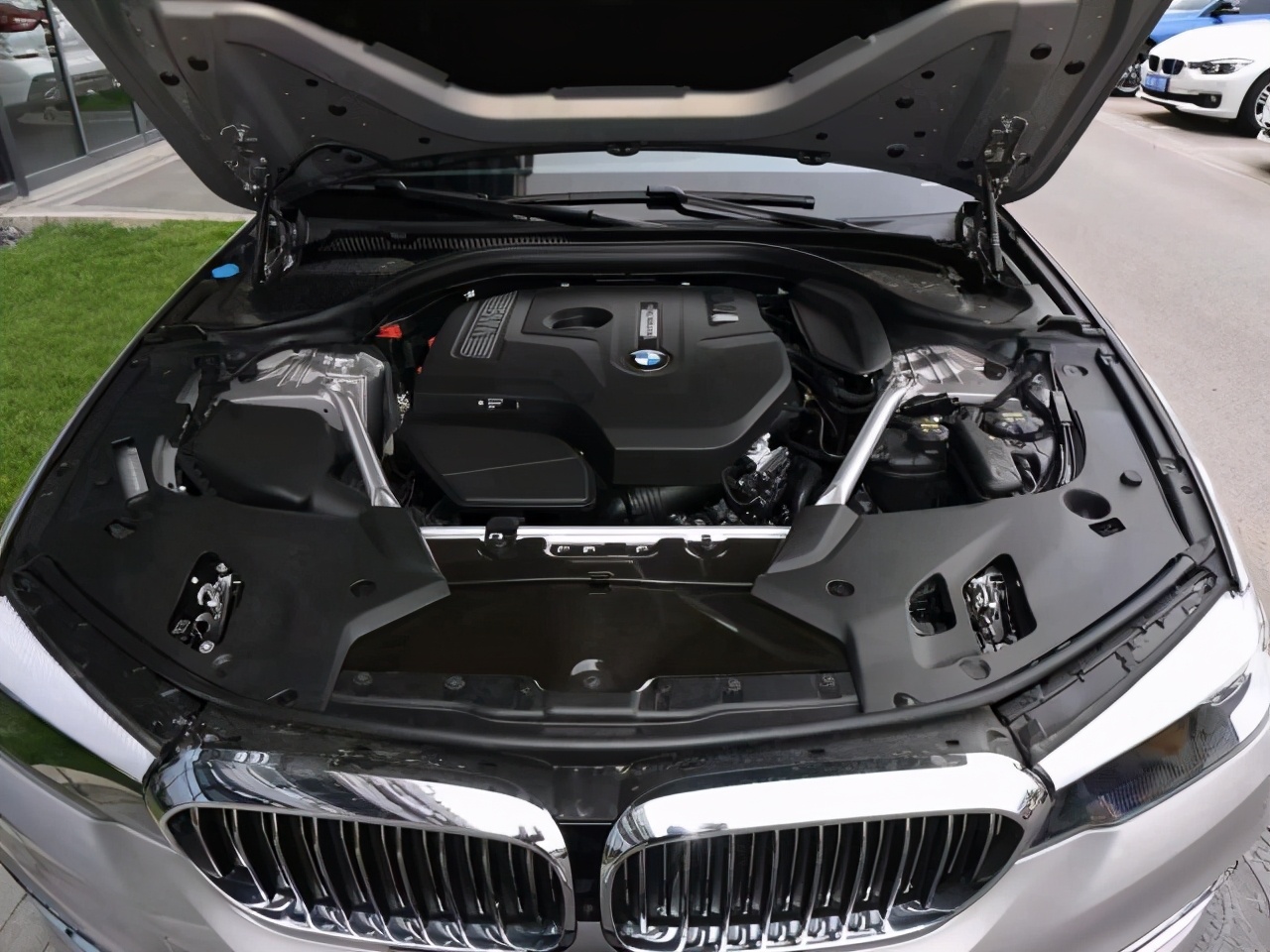 宝马5系开了五年之后内饰,宝马5系开了两年后买什么车