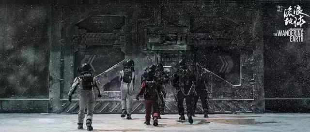 流浪地球为何最后要感谢吴京,流浪地球吴京帮忙