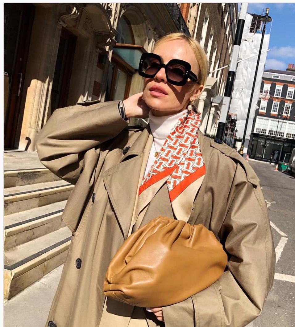 时尚小众云朵包,云朵包和枕头包