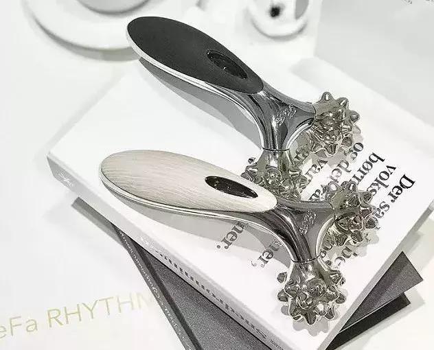 张天爱睡觉也照的天价大排灯，竟然有人找到了30元的同款替代？