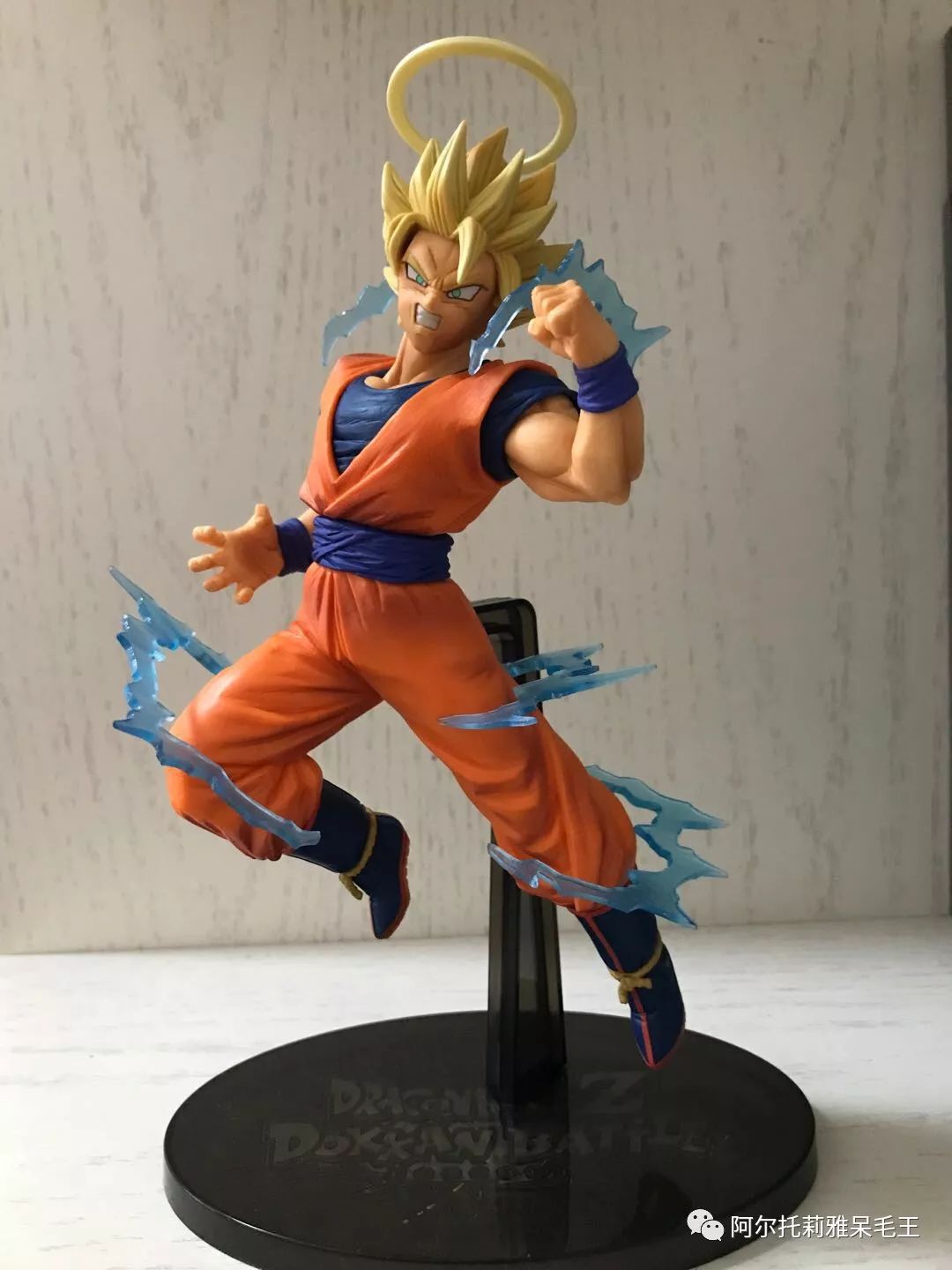 100元皮卡丘的正版手办,100元的正版手办