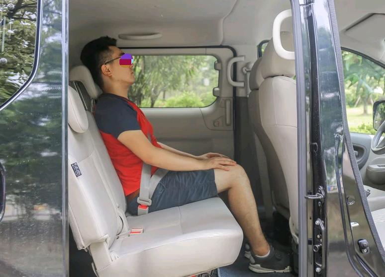 日产nv200报价尺寸,东风日产mpv车型nv200