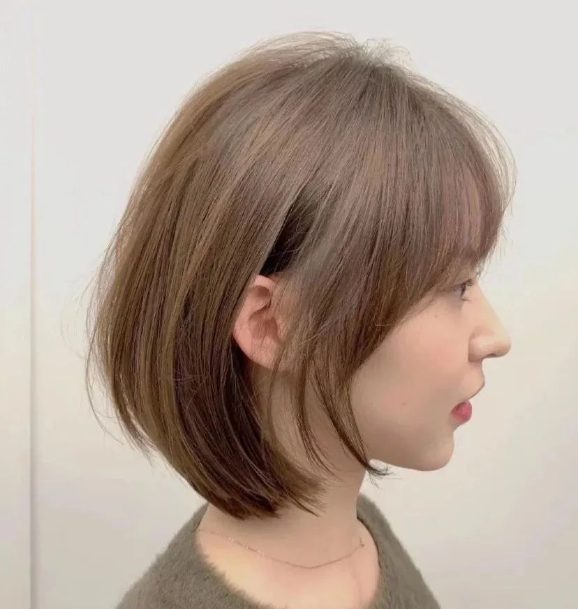 大圆脸型的女生适合剪短发,学生党剪短发适合大脸和长脸