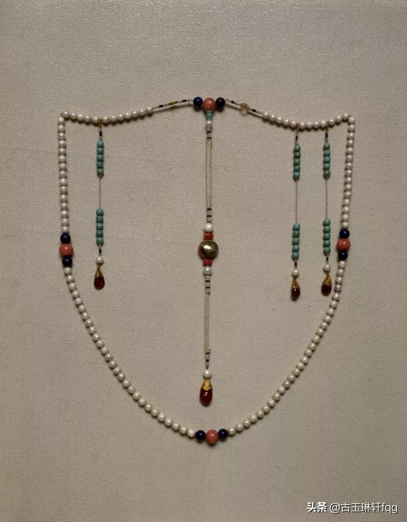 皇上身上的朝珠多少钱,皇帝的天价宝贝电视剧