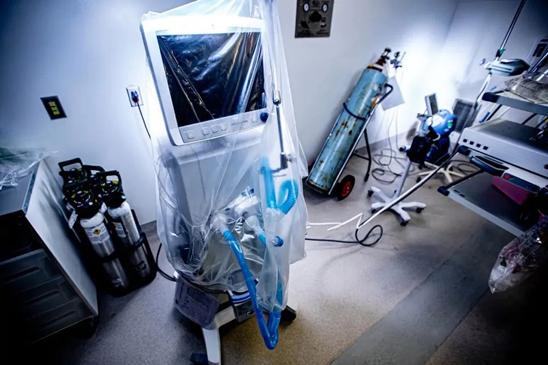 全球抢中国呼吸机视频,中国呼吸机紧缺性