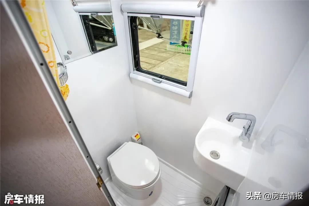 江淮5.17米星锐房车,江淮星锐5.99米二手价格低房车