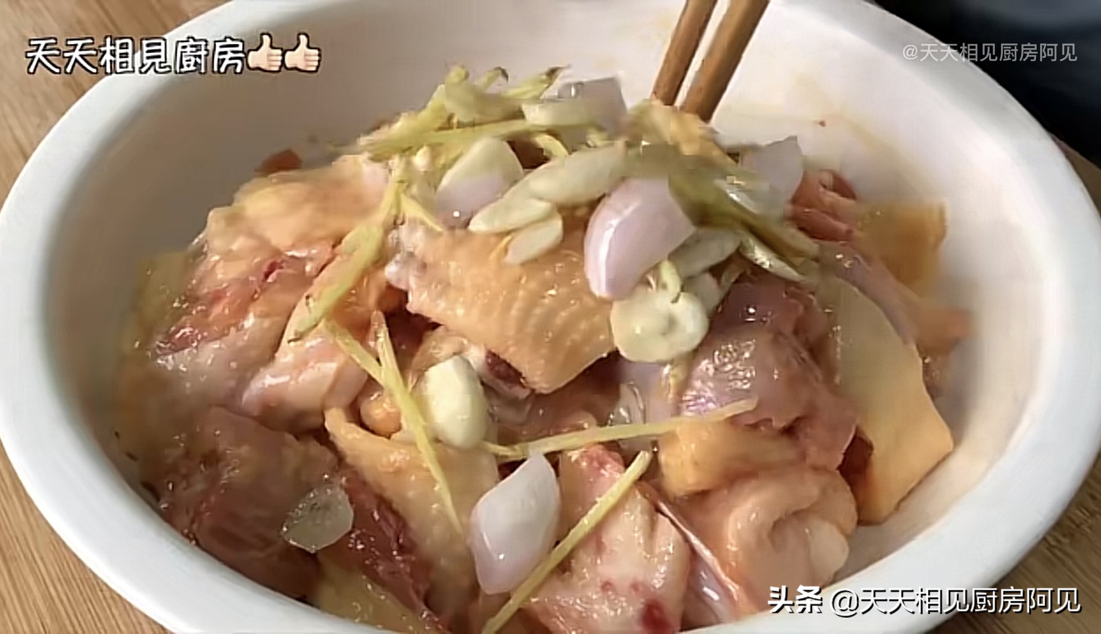 怎样清蒸鸡好吃又简单的方法,清蒸鸡的正宗做法和步骤