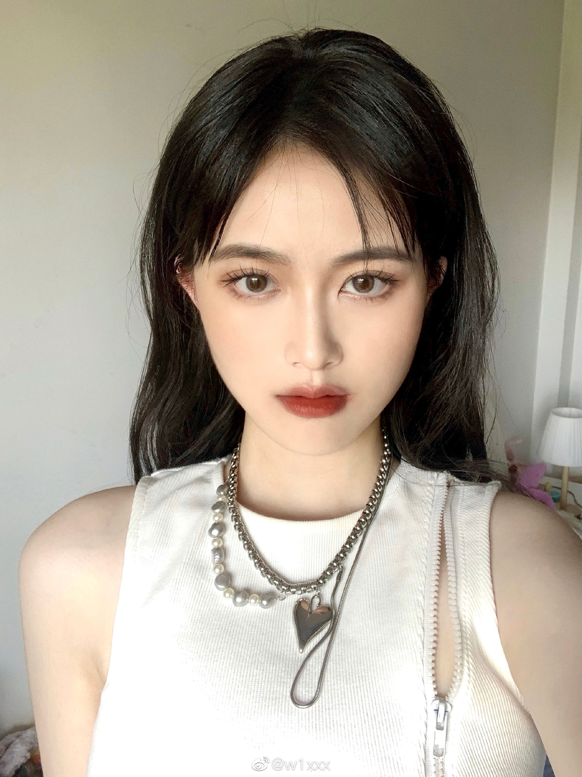 曝光女孩已达39位，团队中有两人专门负责“拉皮条”