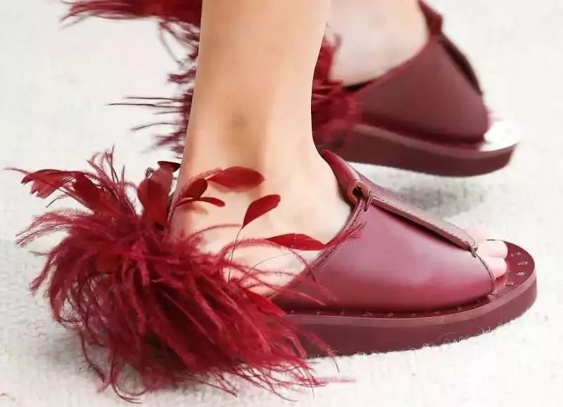 天气也太太太热了，这里有18双仙女拖让你美得不接地气！