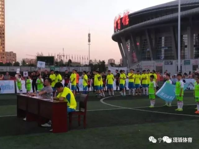 2022国际足坛发生的事,论中国足球的现状与未来论文