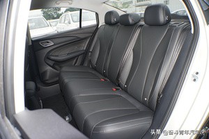 荣威i5和上汽大众是一个平台吗,上汽荣威i5新款