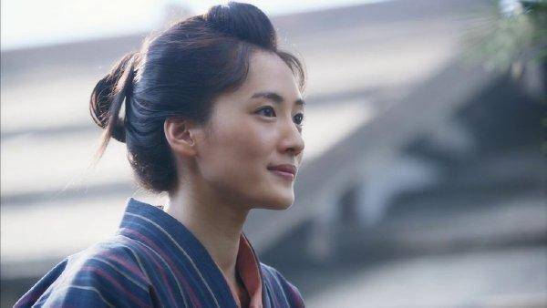 颜值一般却成日本最美之颜,她因聆听历史真相,被日本网友谩骂?