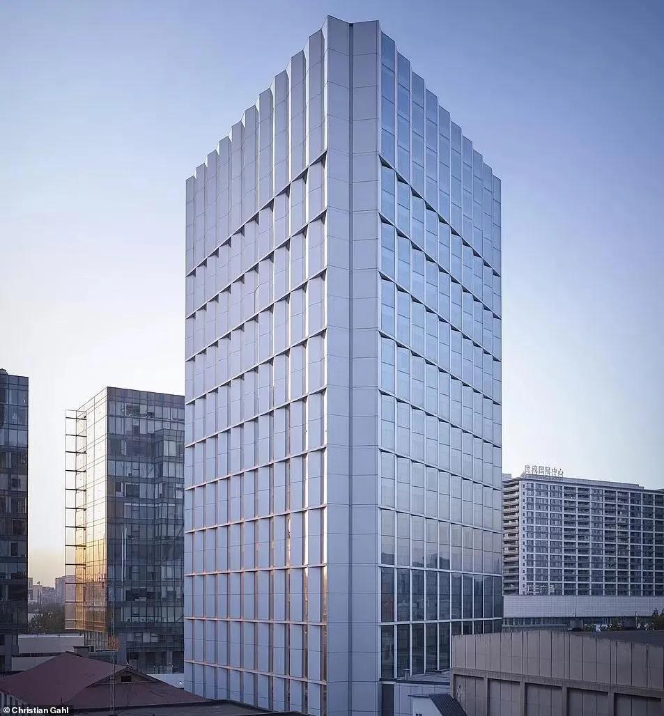 恒大足球场投资120亿哪里去了,恒大足球场投资120亿