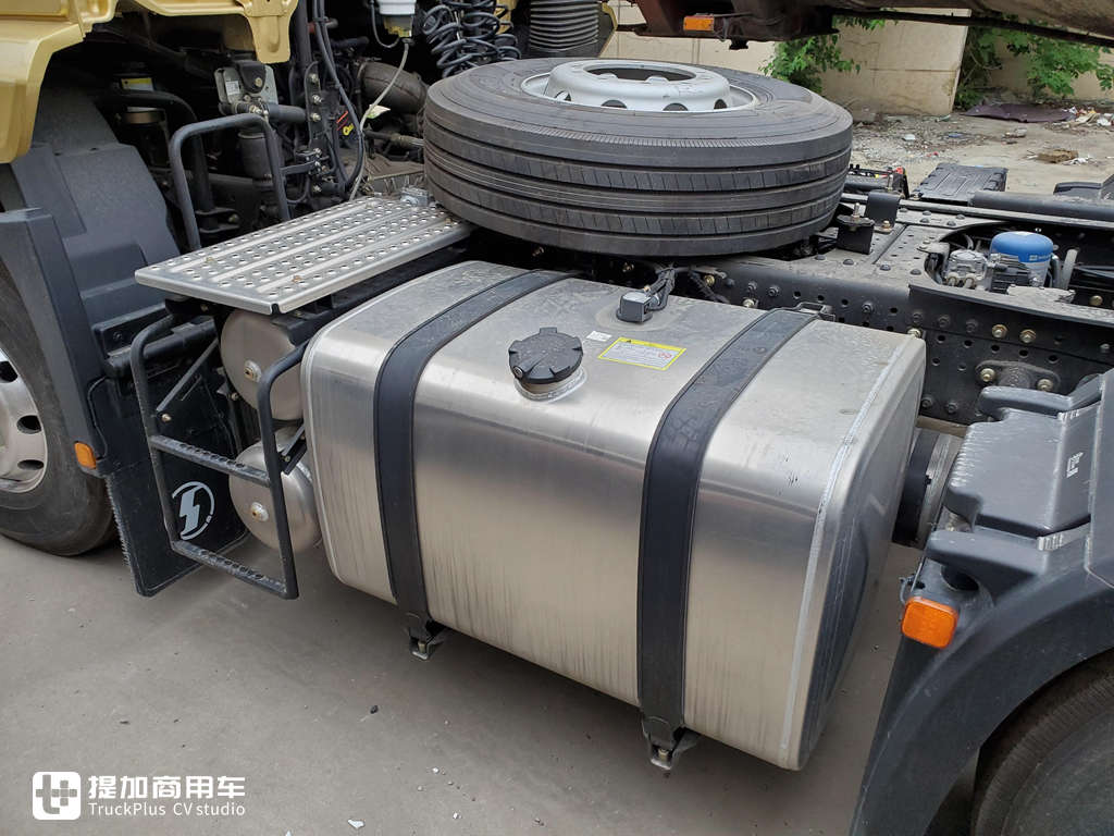 德龙新m3000矮顶牵引车感受,前脸加长改装