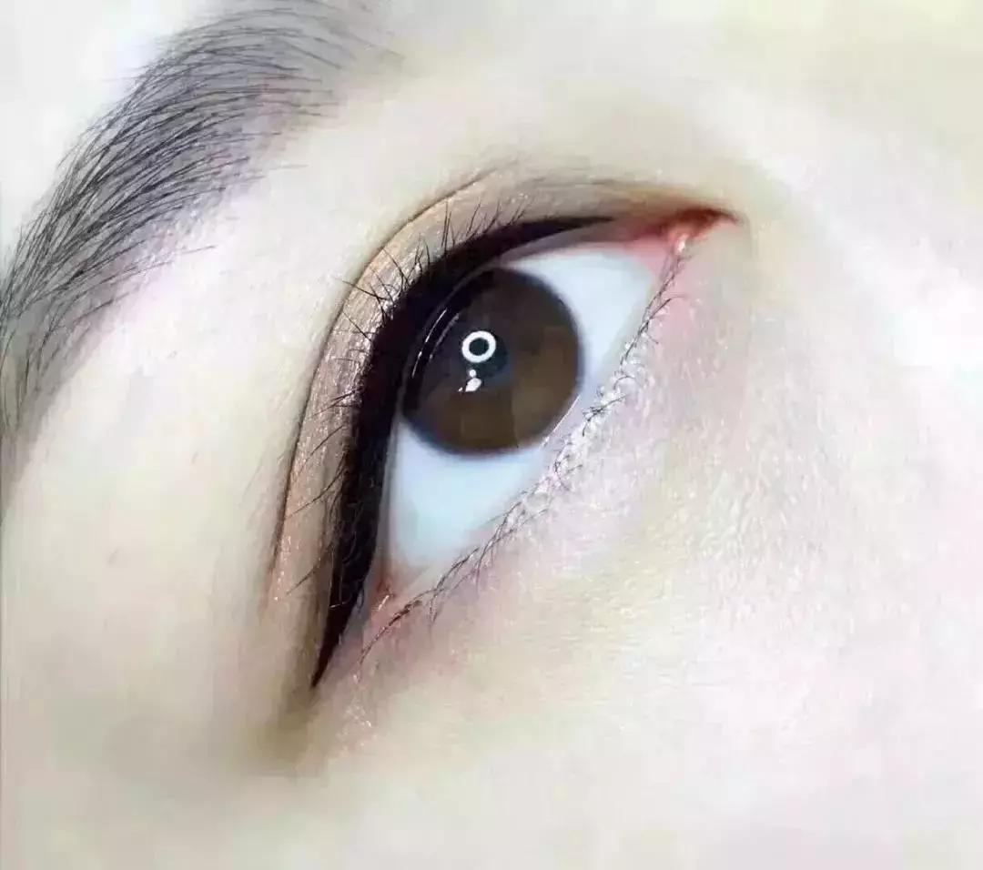做美瞳线的正确操作全过程,做美瞳线的三大误区