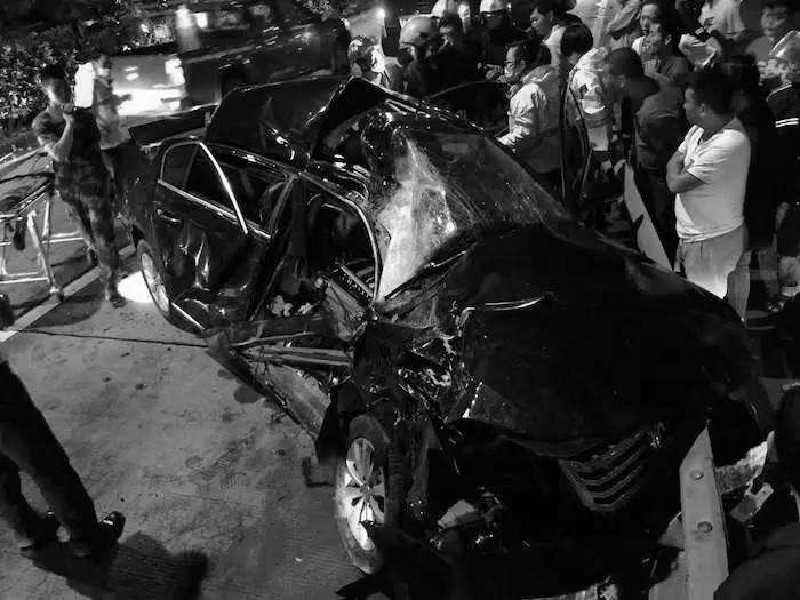 一夜间负债六十万元！只因为异地出差，想租辆车看看风景