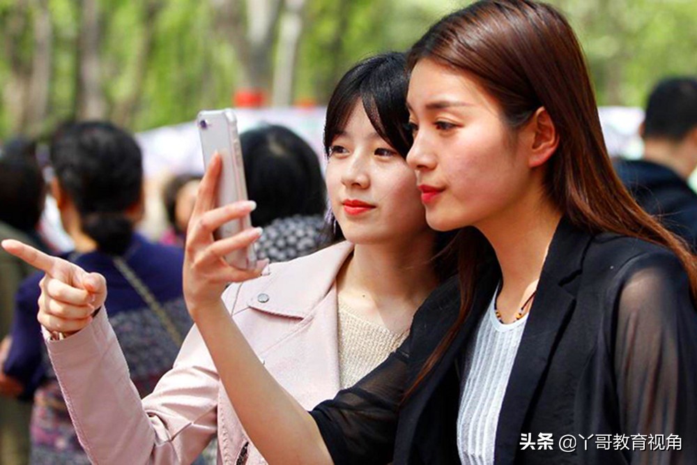 女老师带闺蜜相亲,女幼师带两个闺蜜去相亲