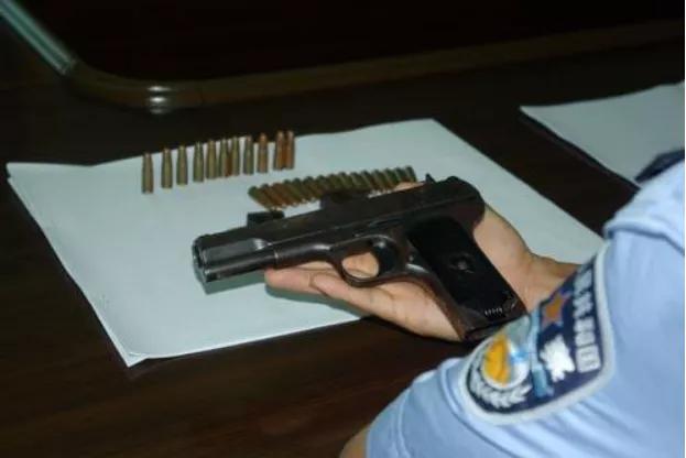 广州双枪失窃案：缝纫机厂和部队同时丢枪，警方如何顺藤摸瓜？