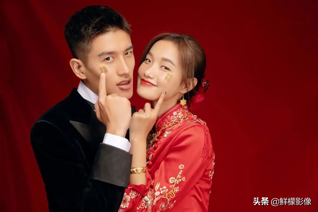 一步步教你如何拍出完美结婚照,拍结婚证件照穿什么衣服上镜