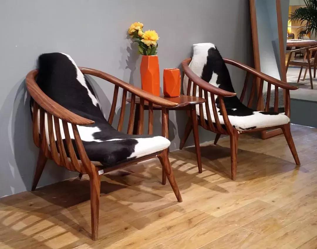 华日家居荣膺新浪家居“2018年度消费者信赖品牌”